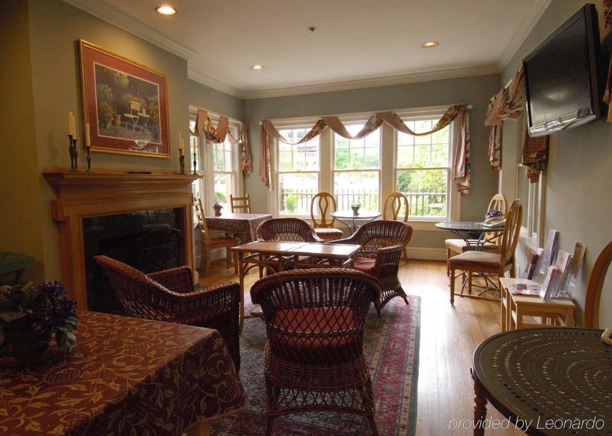 The University Inn At Emory Druid Hills Номер фото